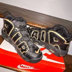 Size 9.5- Nike Air More Uptempo France 96 QS